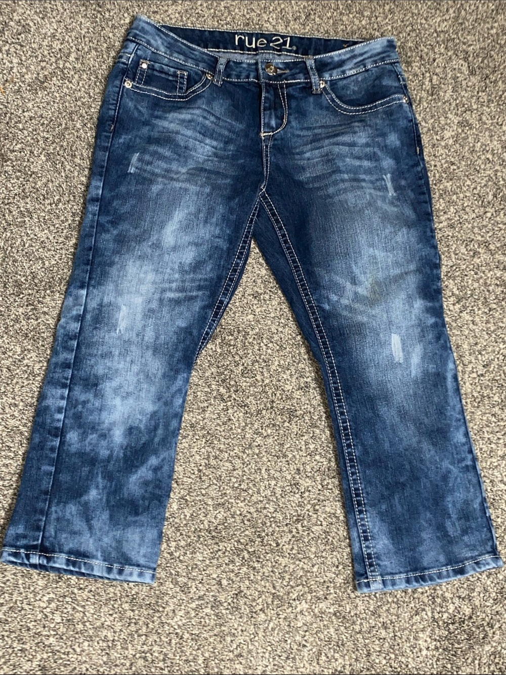 Rue 21 Distressed Cropped Jeans size  9/10